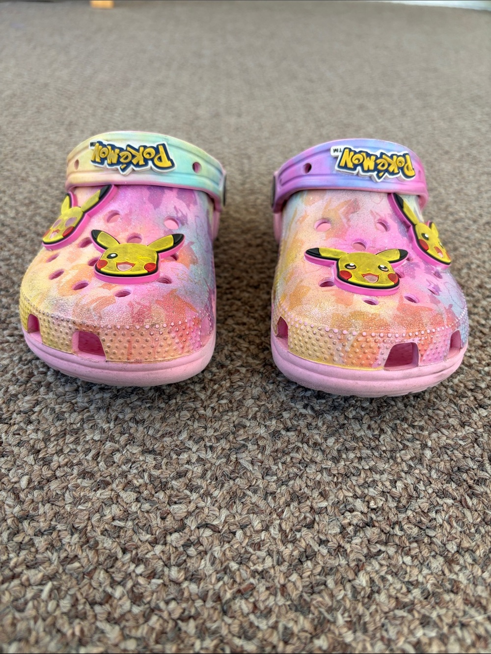 CROCS Kids Pink Yellow Pokémon Pikachu Clogs - Picture 5 of 12